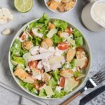 ¿Ensalada césar con pollo?🥗 ¡Prepara tu Ensalada César con Pollo al estilo saludable y delicioso! 💚✨¿Ensalada césar con pollo?